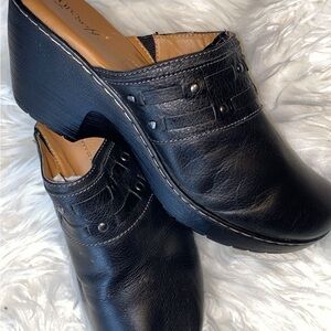 Women’s Clog Shoes